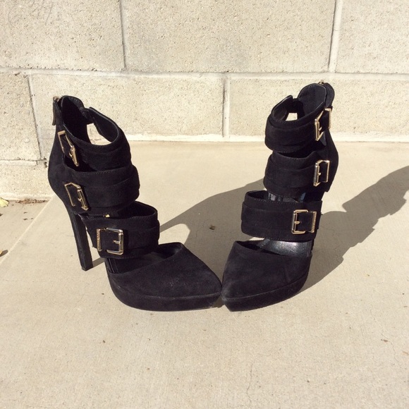 BCBG Generation Sleek Black Suede Caged Buckle High Heel Pointed Toe Shoes 👠 - Picture 4 of 8